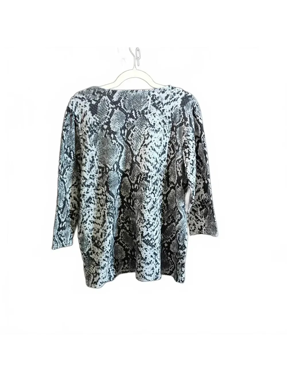 89th + Madison Snakeskin Print Grommet V-Neck Top XL